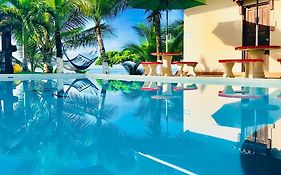 Big Daddy'S Beach Club & Hotel
